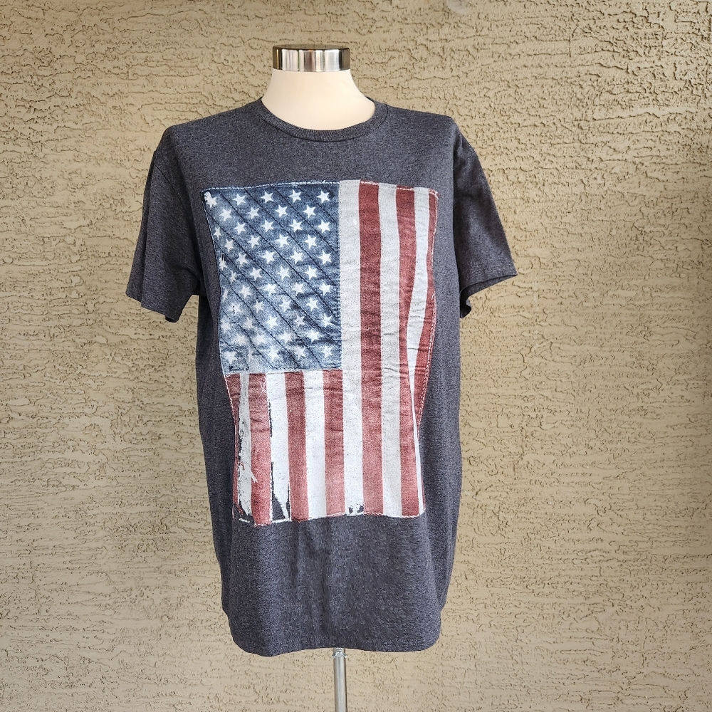 Well Worn American flag graphic shirt
